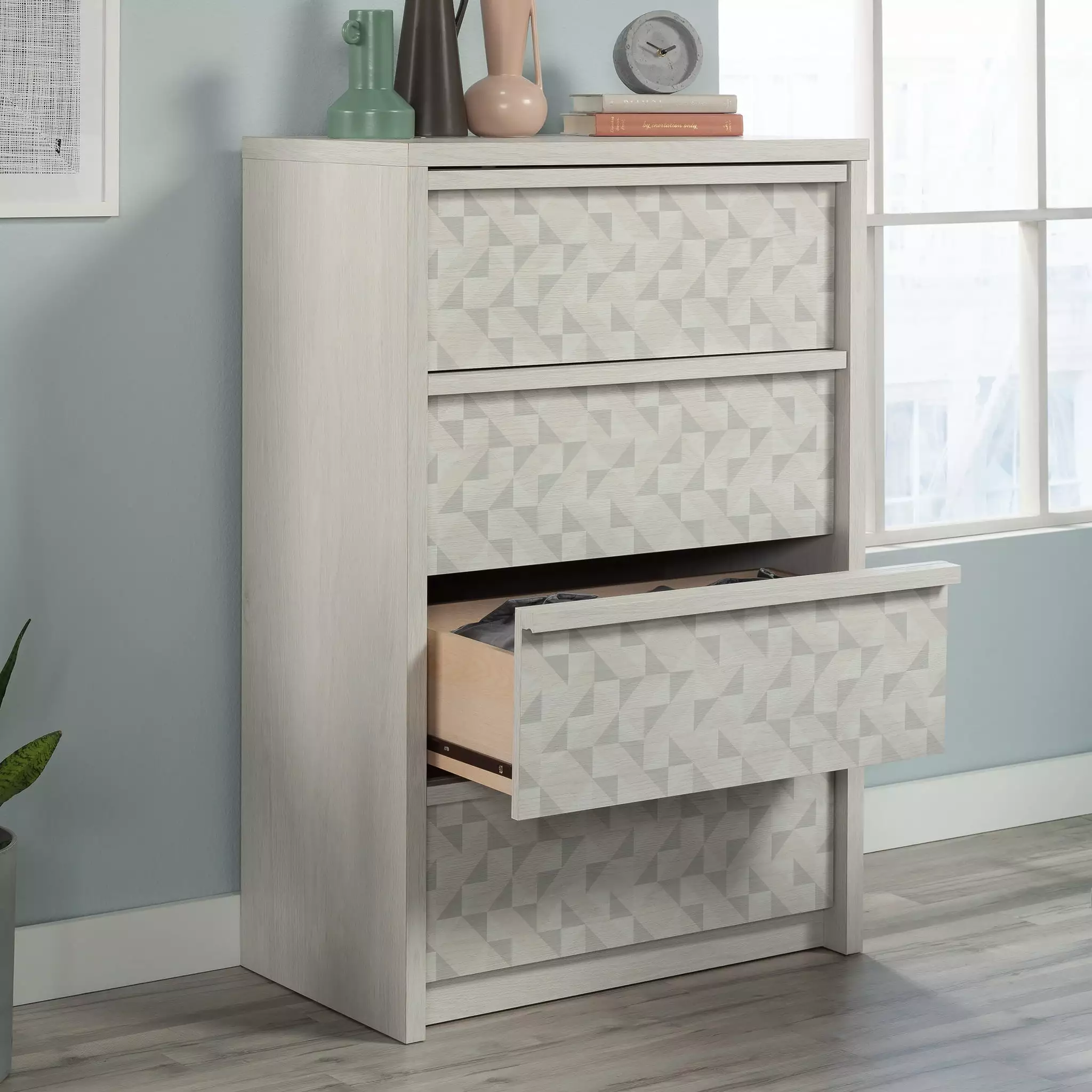 Glacier Oak Finish 4-Drawer Bedroom Dresser Sauder Harvey Park - Compact and Stylish Storage Solution